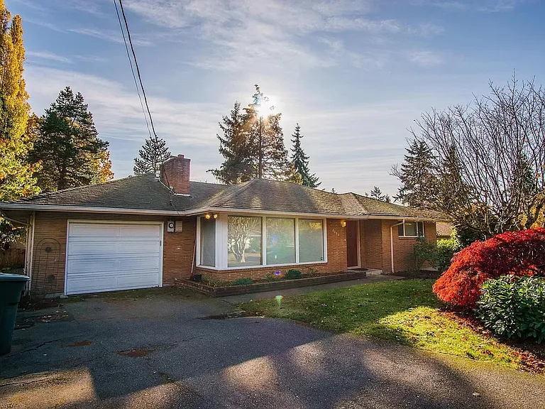 8630 Holly Ln — Photo 10