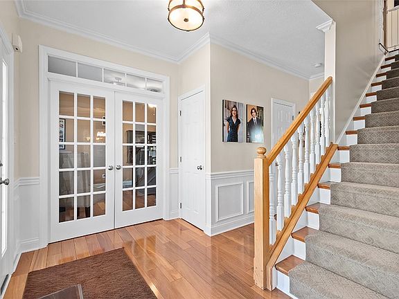 4th image of 1109 Charles Ct