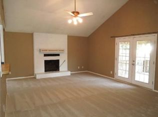 1000 Wedgewood Cir, Bryan, TX 77801
