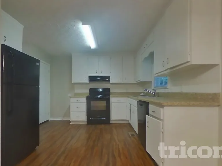 297 N Briar Rdg — Photo 8