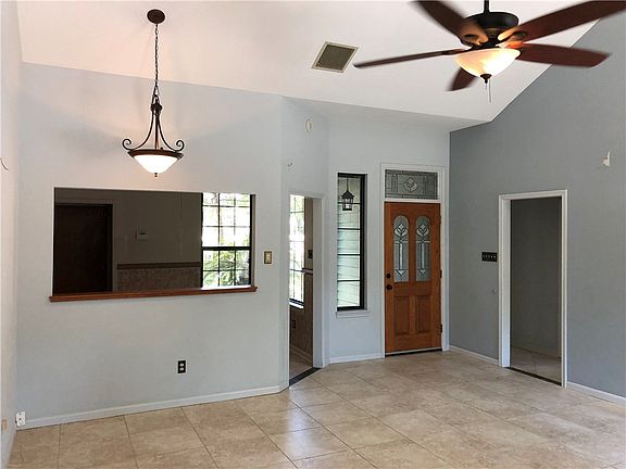 3rd image of 111 Papaloa Ln