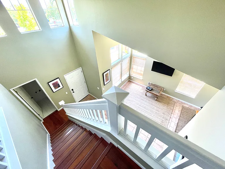 Claret Ct — Photo 16