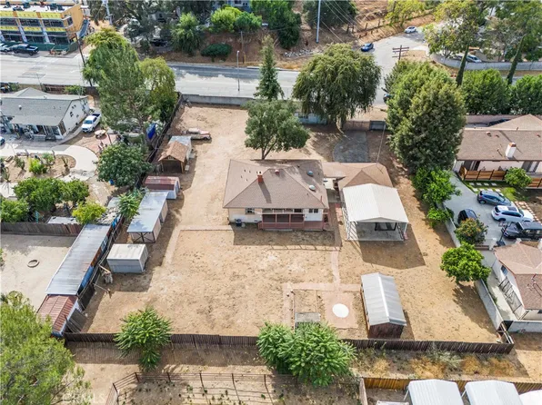 9645 Sunland Blvd, Sunland, CA 91040