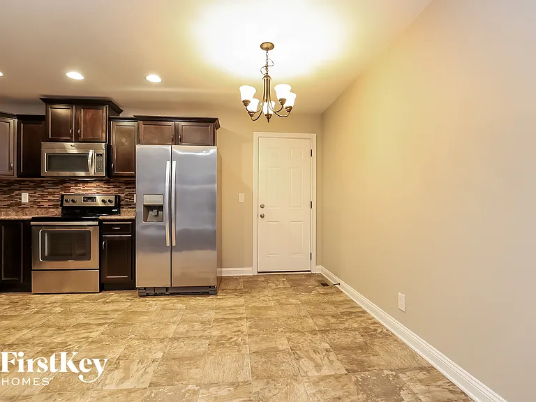 525 Magnolia Dr — Photo 4
