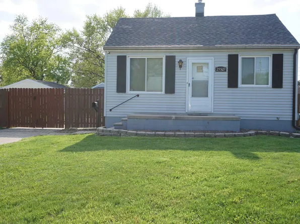 25527 Fern St, Roseville, MI 48066