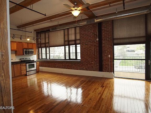 3rd image of 1060 Worlds Fair Park Dr Unit 207