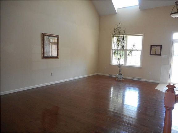 5th image of 227 Denali Dr