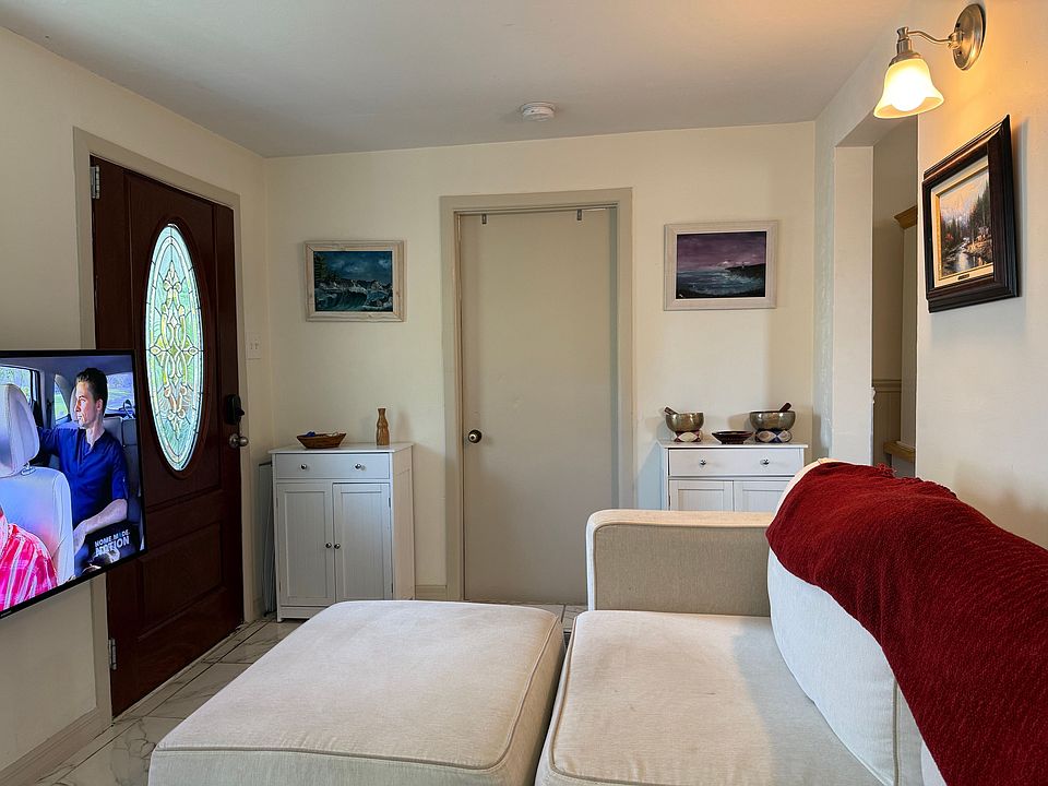 Door to Bedroom 1 and Front Door