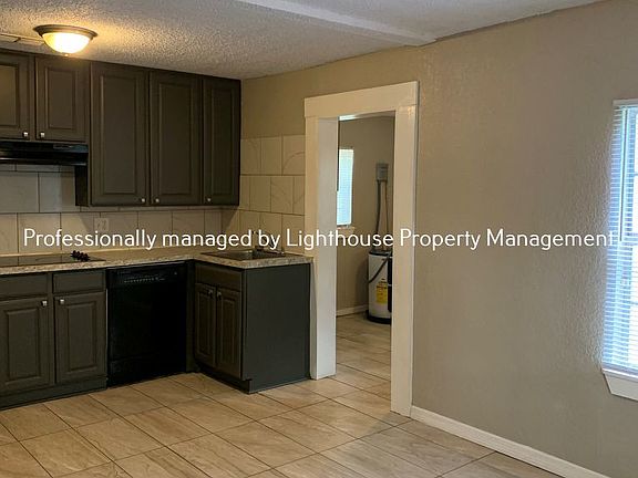 5th image of 3252 Ernest St