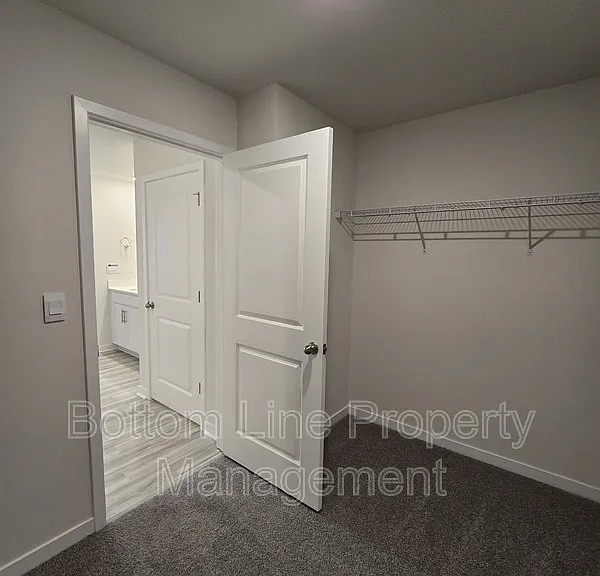 549 Blackpool Ct — Photo 25