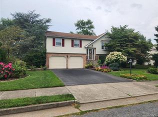 3055 Athena Dr, Bethlehem, PA 18017