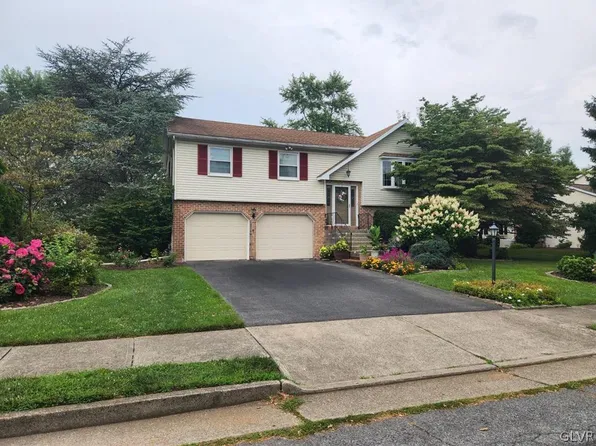 3055 Athena Dr, Bethlehem, PA 18017