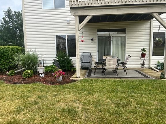 3rd image of 1624 Fieldstone Dr S