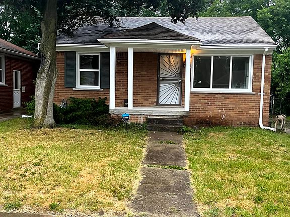 4th image of 21612 Pembroke Ave