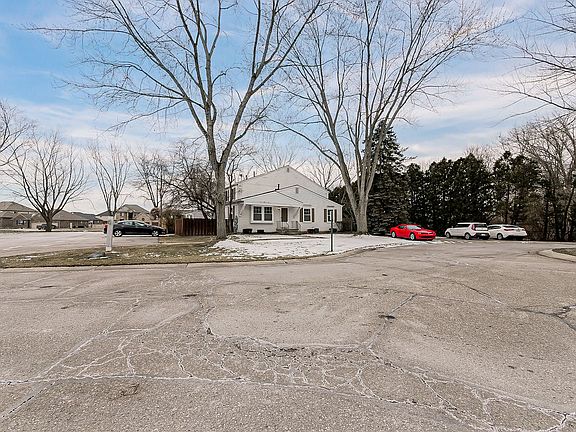 2nd image of 33502 Bayview Dr
