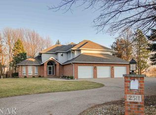 2511 Driftwood Rd, Bloomington, IL 61704