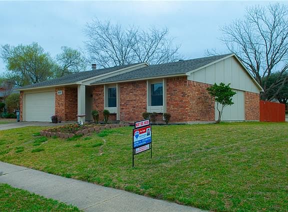 2nd image of 610 Wandering Way Dr