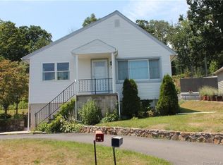 7 Huron Rd, Middlefield, CT 06455