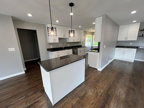 5th image of 23691 Coyle Ave