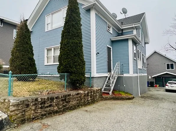 592 N Main St, Fall River, MA 02720