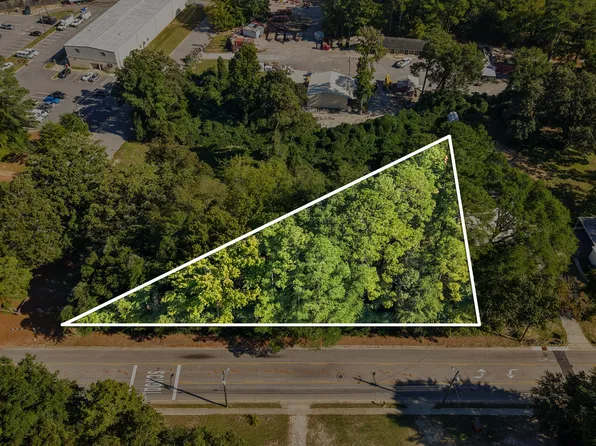 1319 Camden Road, Fayetteville, NC 28306