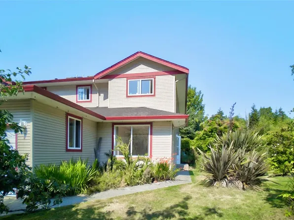 330 Lone Cone Rd #B, Tofino, BC V0R 2Z0