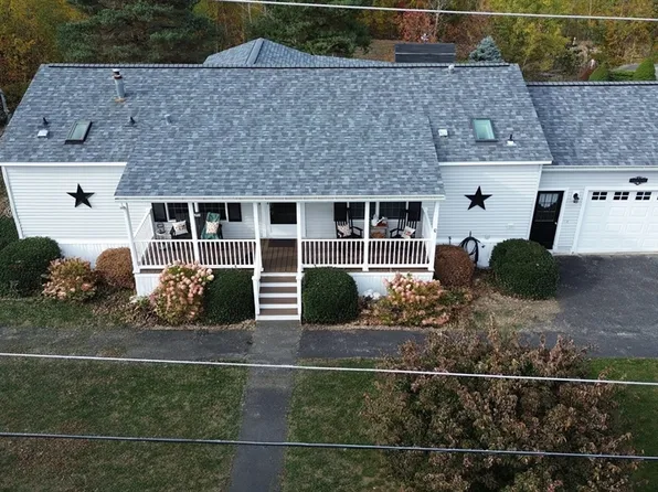 21 Stonegate Ln, Hampstead, NH 03841