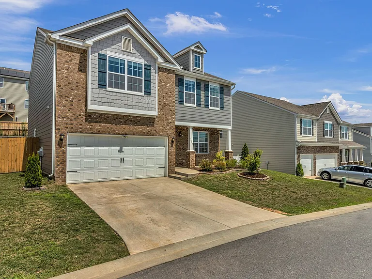 229 Marathon Ln — Photo 4