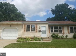 17 Grant Dr, Clementon, NJ 08021