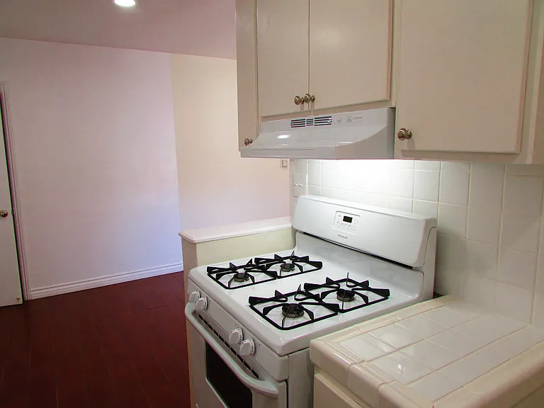 1756 N Gramercy Pl #5 — Photo 9