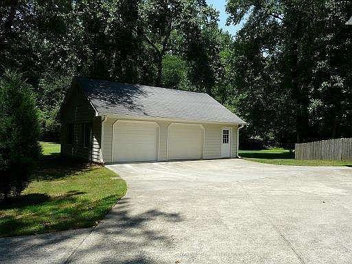 3rd image of 2556 Burnt Hickory Dr NW