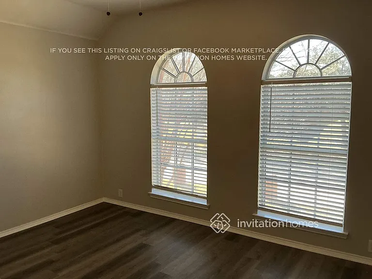 1270 Stanford Dr — Photo 11
