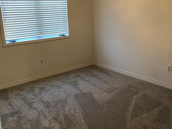 5th image of 3610 Broadwater St #106
