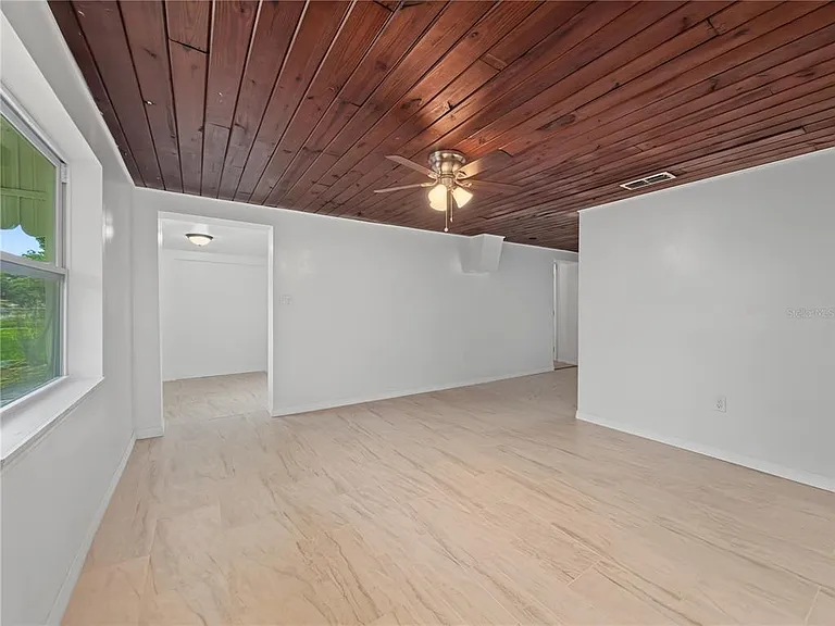 2848 W Harwood St — Photo 7