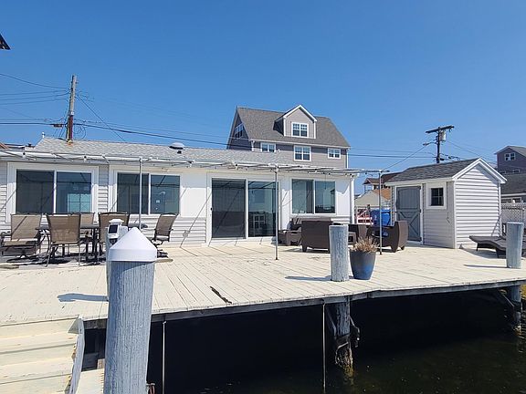 5th image of 259 Joseph St