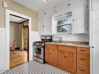 404 Lyon Ave — Photo 11