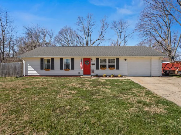 5 California Ct, Urbana, IL 61802
