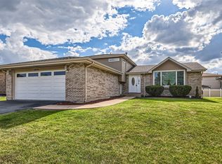 18006 Vista Dr, Country Club Hills, IL