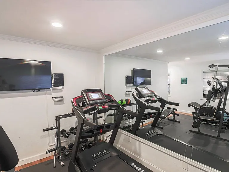 Parkview Poway Apartments — Photo 36