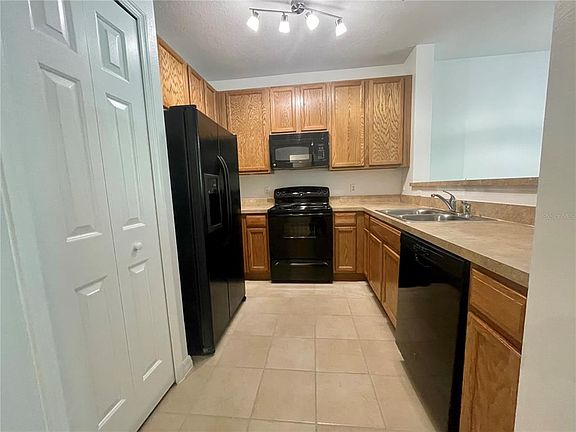 4th image of 10673 Regent Square Dr #1604