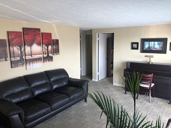 2nd image of 106 Westview Dr