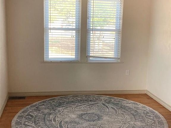 3rd image of 813 N Halagueno St
