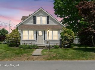 101 Chapmans Ave, Warwick, RI 02886