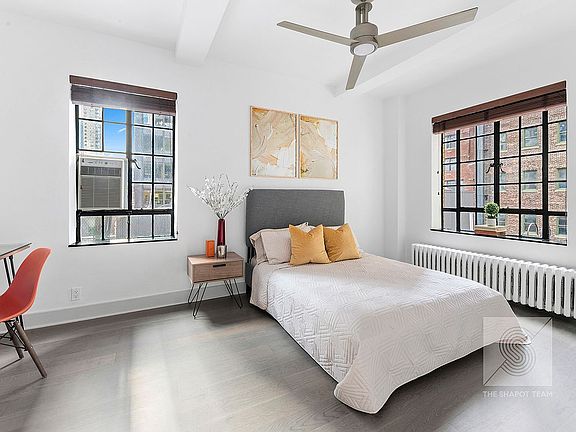 4th image of 140 E 40th St APT 10A