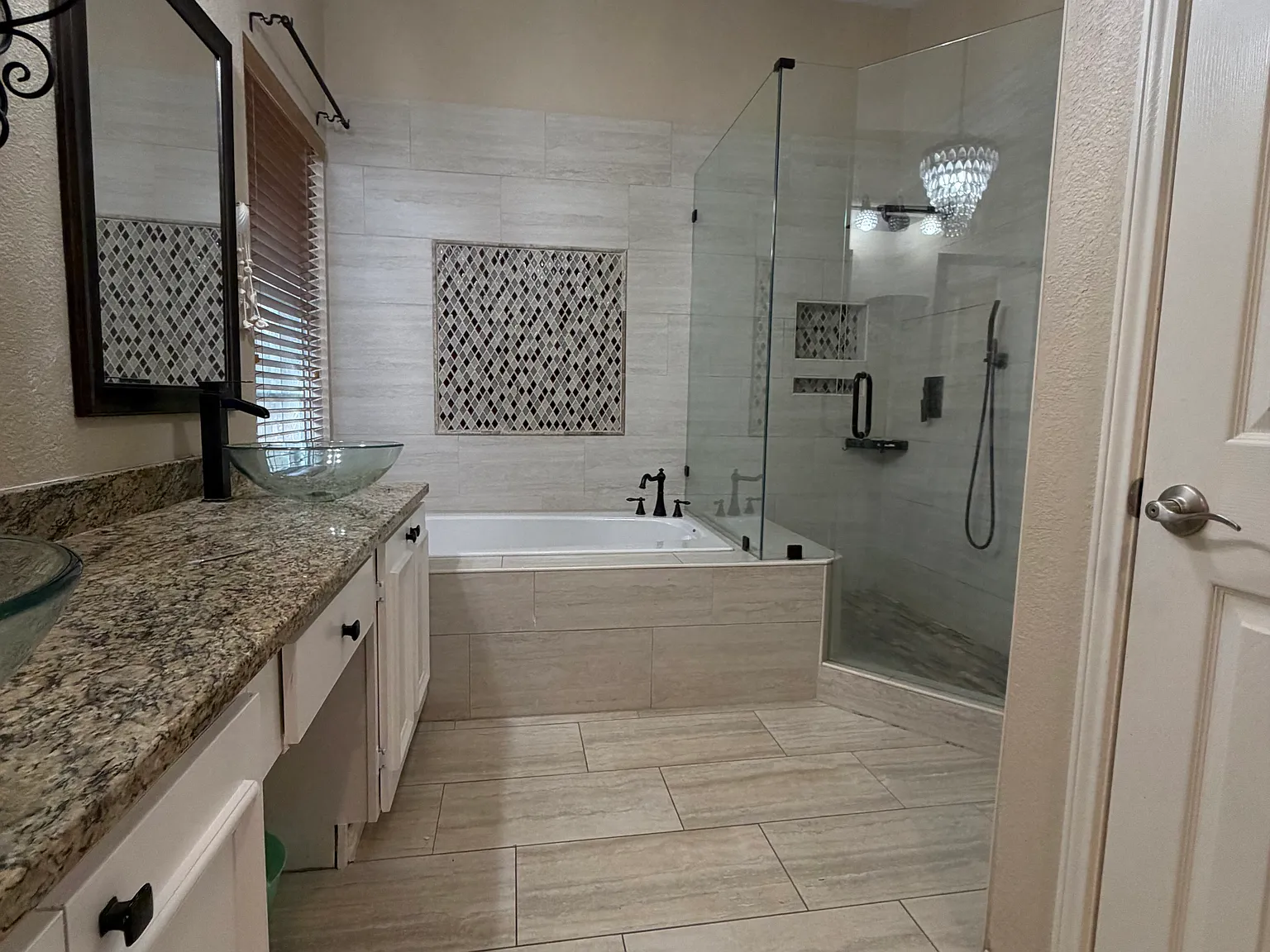 4 bed, 2.5 bath, 2510 sqft, $2,850 — Photo 4