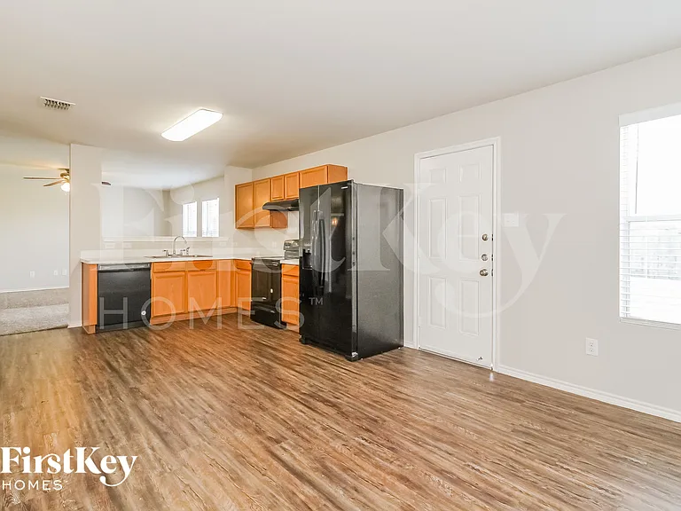2809 Spencer Cir — Photo 5