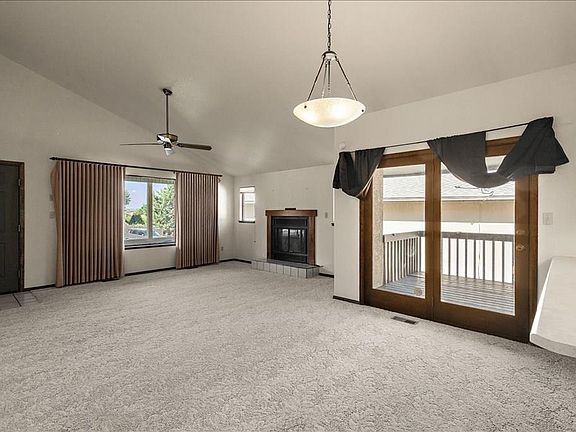 3rd image of 49 Terrace Dr