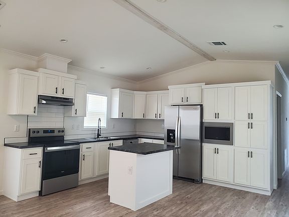 5th image of 719 Chalet Ave