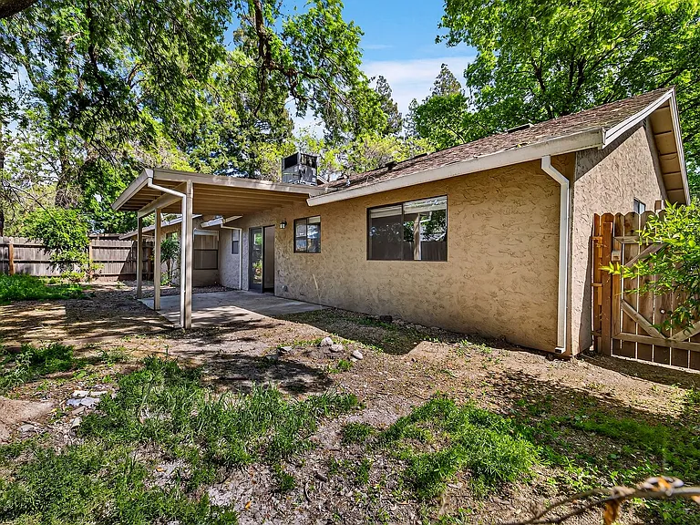 2925 Burnap Ave — Photo 22