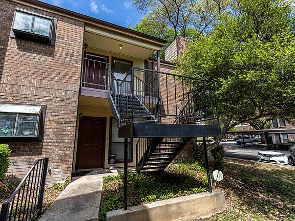 2nd image of 2542 Babcock Rd APT D201